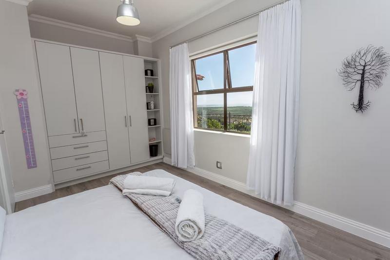 To Let 4 Bedroom Property for Rent in Crofters Valley Western Cape